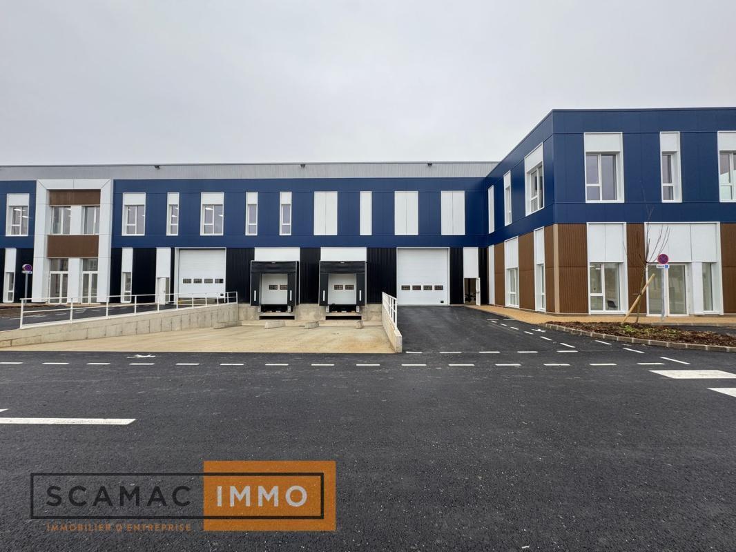 Industriel/Logistique dans Moissy-Cramayel à louer Photo de l’immeuble– Image 1 sur 11