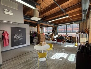 303 W Erie St, Chicago, IL à louer Photo intérieure– Image 1 sur 12