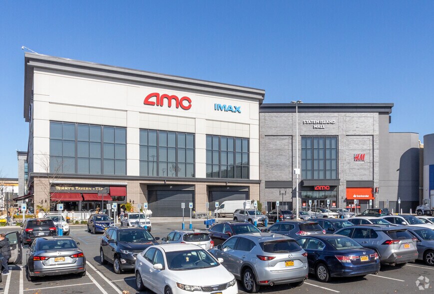 2655 Richmond Ave, Staten Island, NY à louer - Photo de l’immeuble – Image 2 sur 5