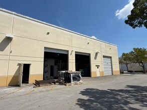 1747-1781 Banks Rd, Margate, FL à louer Photo intérieure– Image 2 sur 15