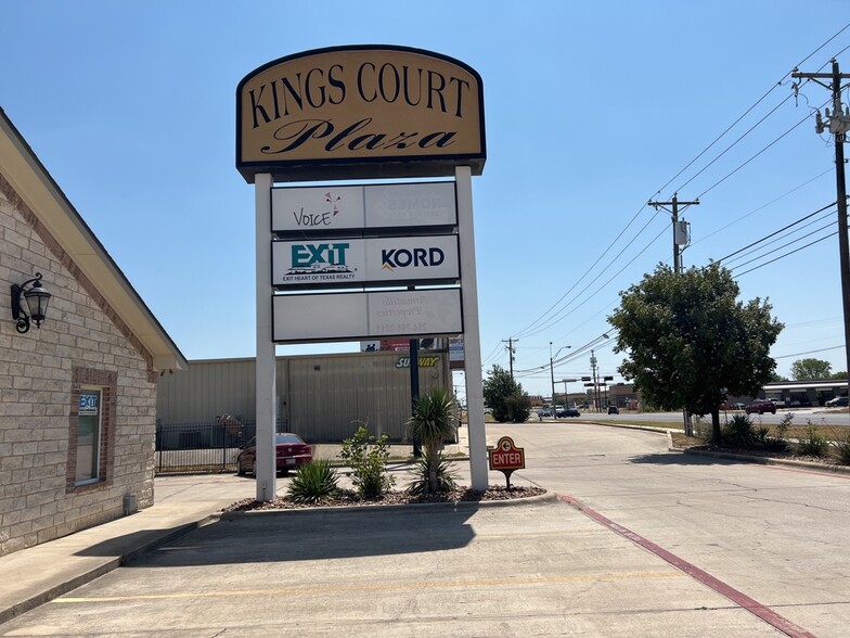 4003 W Stan Schlueter Loop, Killeen, TX à louer - Photo de l’immeuble – Image 2 sur 16