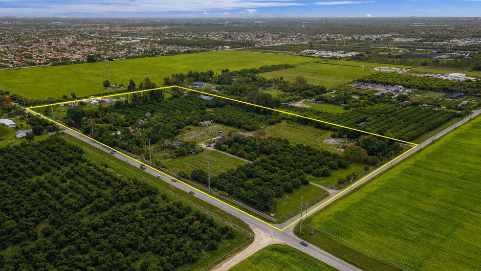 19051 SW 147th Ave, Miami, FL à vendre - Photo de l’immeuble – Image 2 sur 28