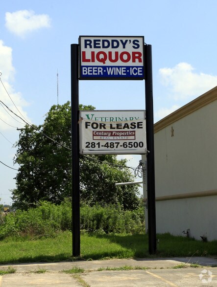 1501 Sun Meadow Dr, Friendswood, TX à louer - Photo de l’immeuble – Image 2 sur 3