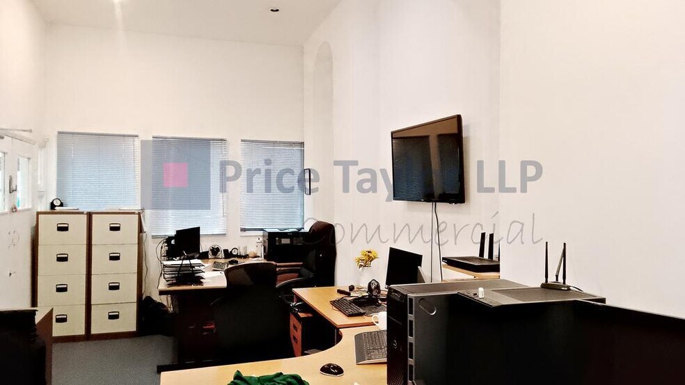 96 Farringdon Rd, Londres à louer - Photo de l’immeuble – Image 1 sur 5