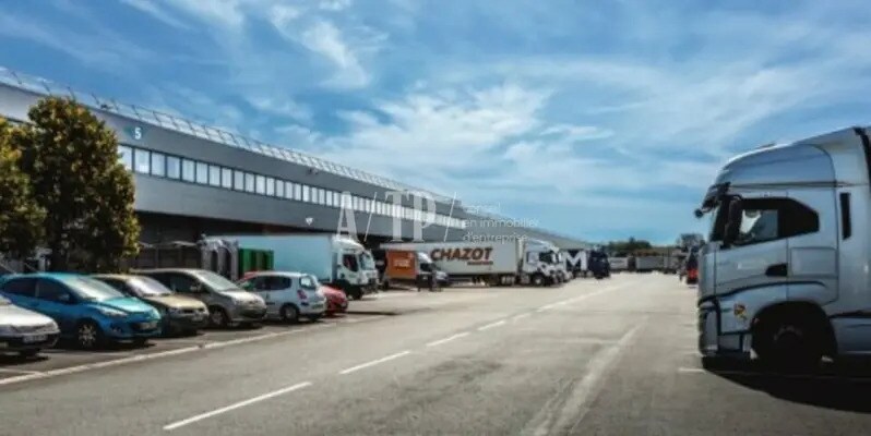 Industriel/Logistique dans Bruges à louer - Photo de l’immeuble – Image 2 sur 4