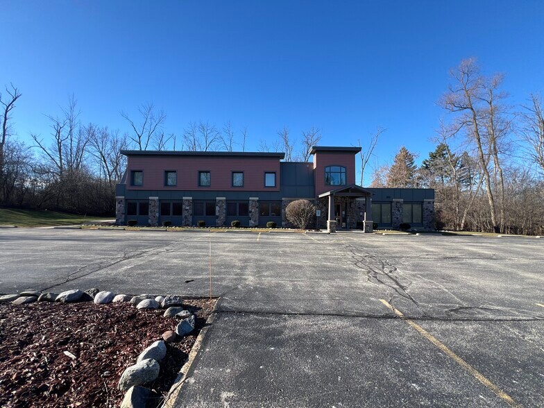2601 W Mequon Rd, Thiensville, WI à vendre - Photo de l’immeuble – Image 3 sur 5