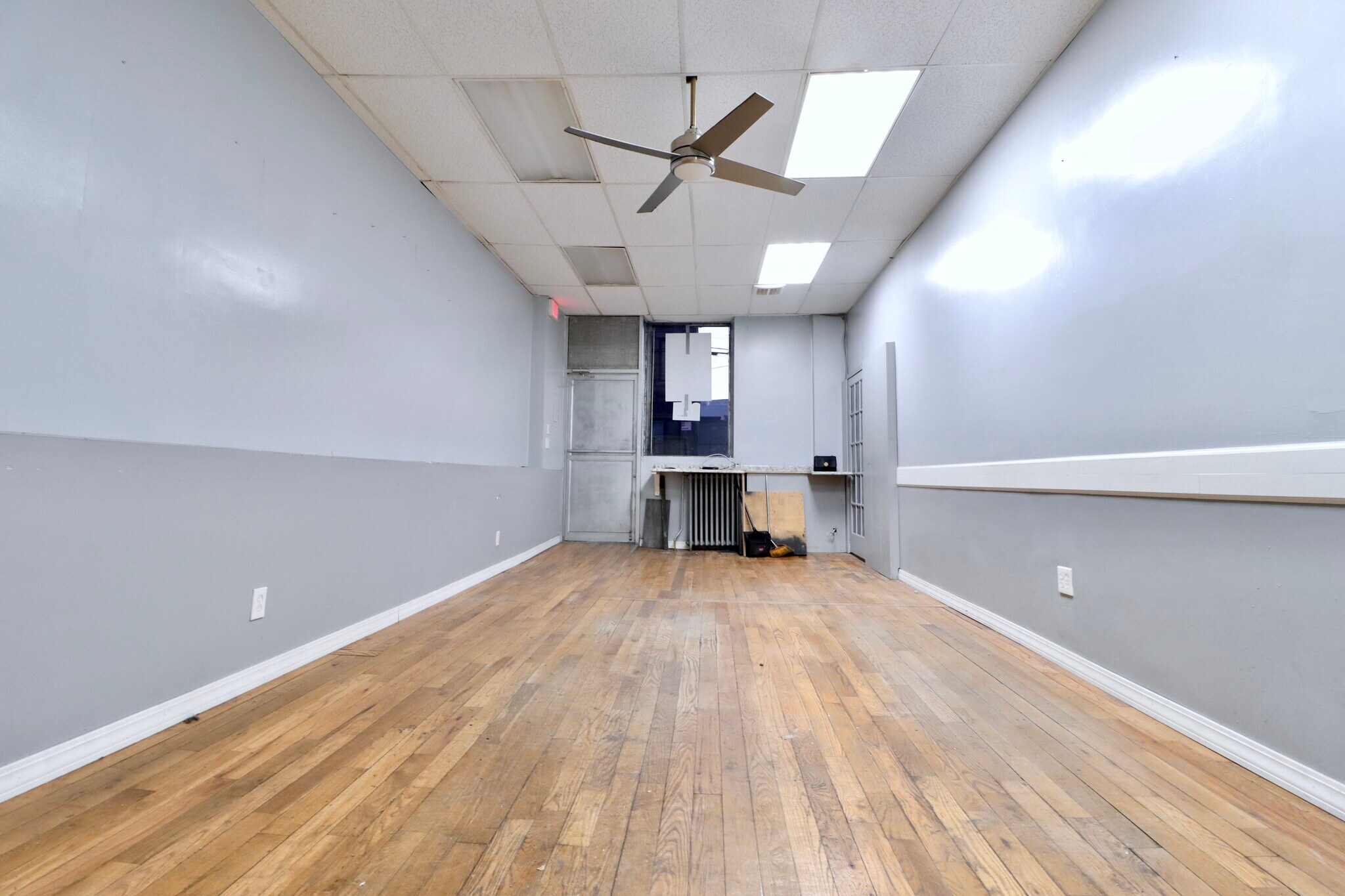 451 Grandview Ave, Ridgewood, NY à louer Photo principale– Image 1 sur 7