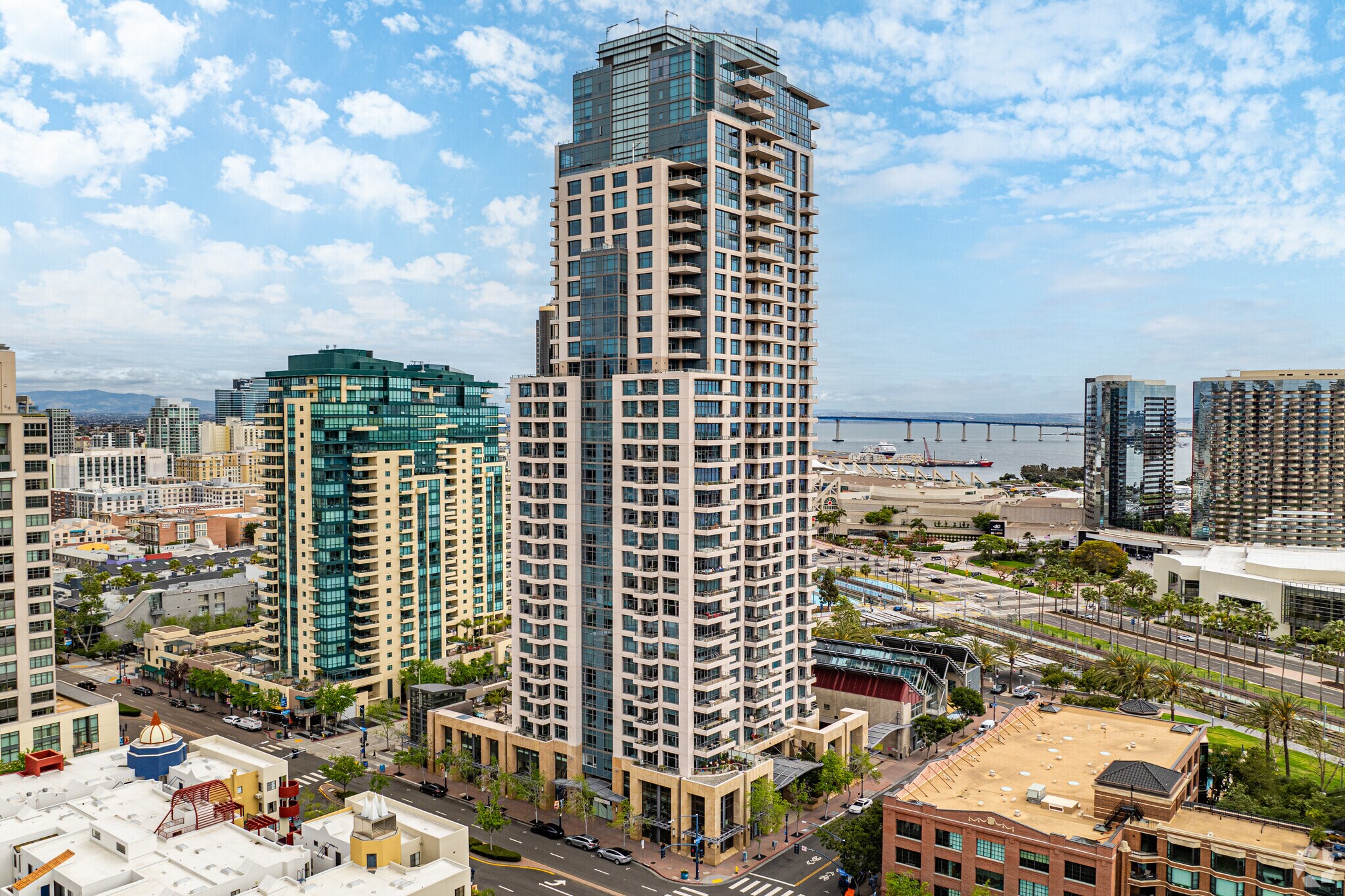 550 Front St, San Diego, CA à vendre Photo principale– Image 1 sur 28