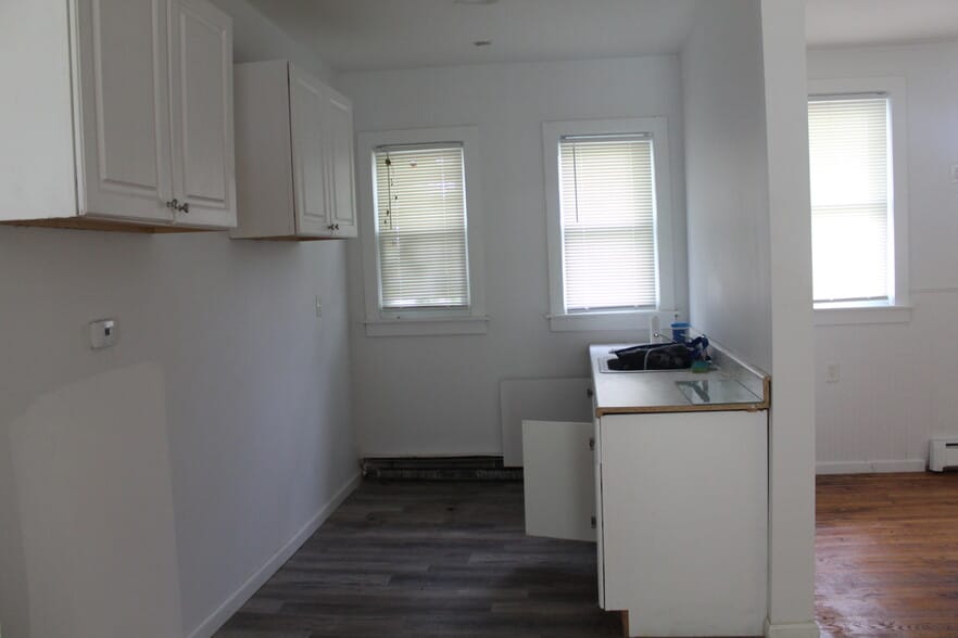 642-650 N Liberty Dr, Tomkins Cove, NY à louer - Photo intérieure – Image 2 sur 7