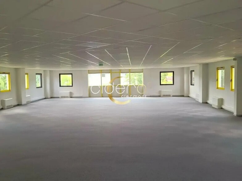 Bureau dans Aubière à louer - Photo de l’immeuble – Image 3 sur 8