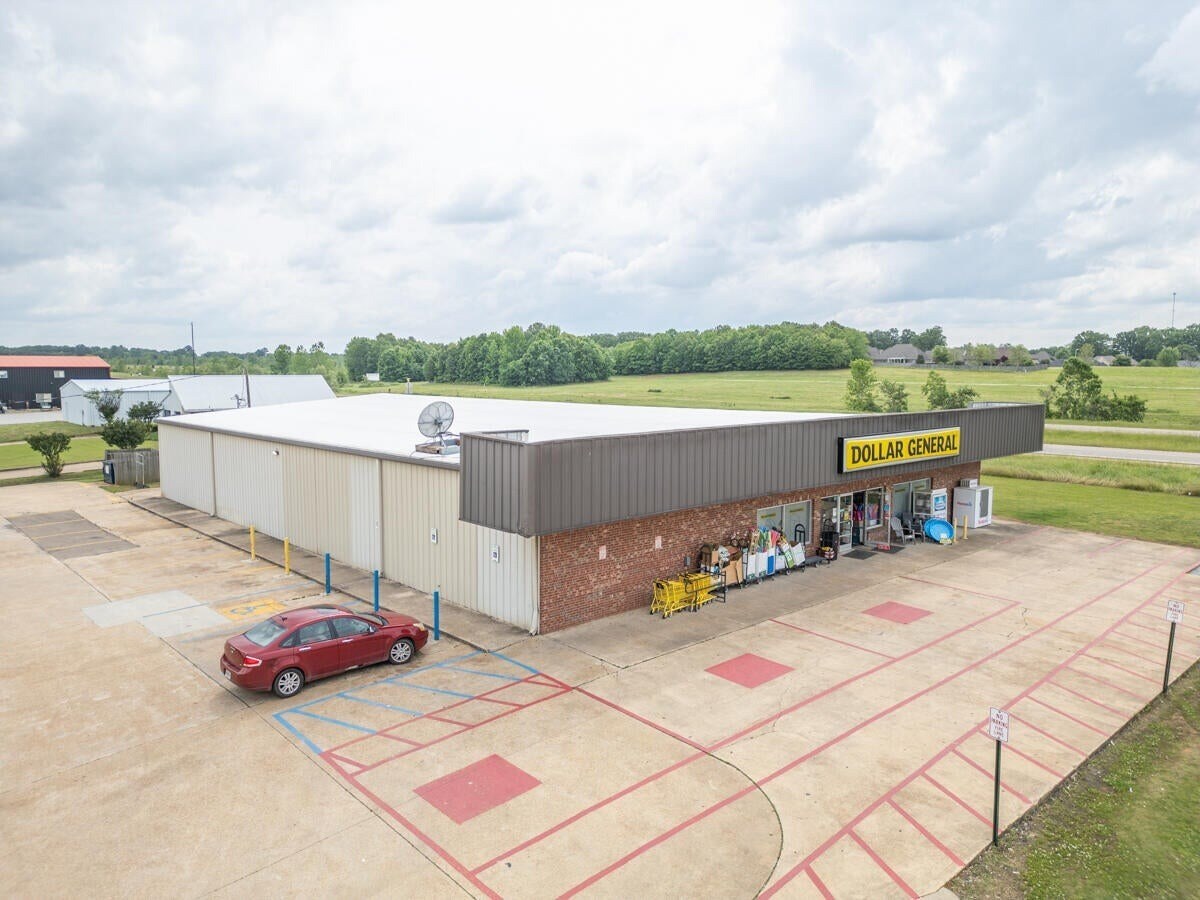 107 N Lee Dr, Guntown, MS à vendre Photo de l’immeuble– Image 1 sur 16