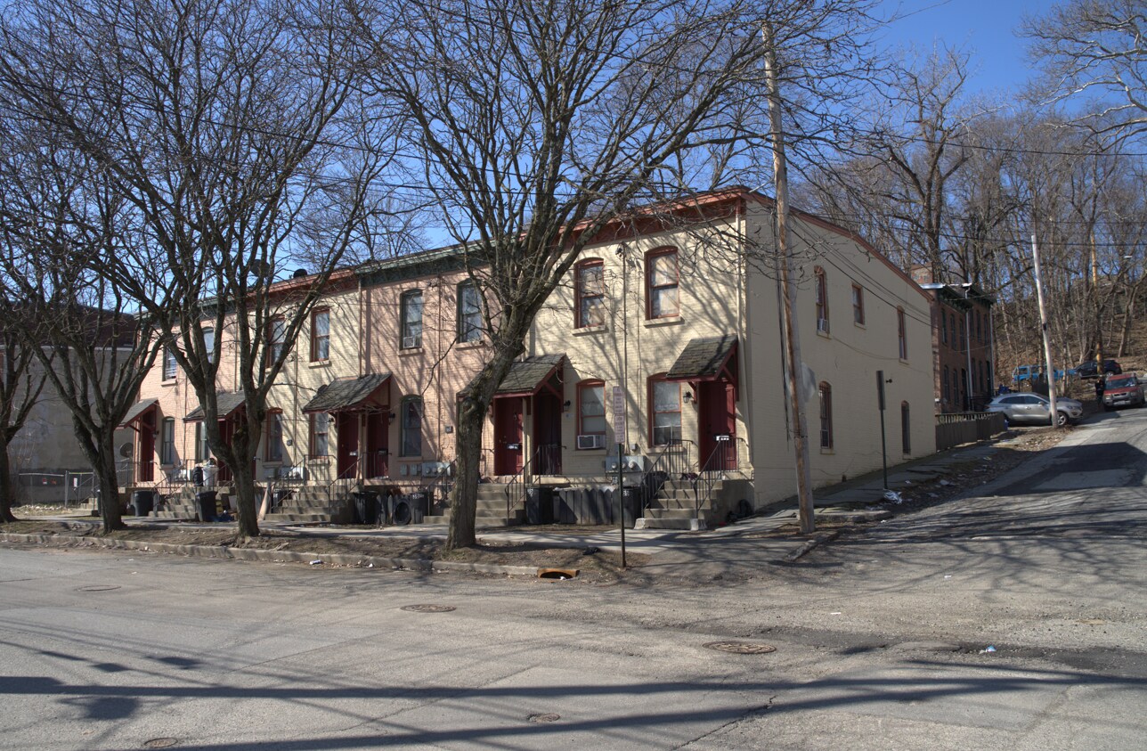 363-369 Liberty st, Newburgh, NY à vendre Photo de l’immeuble– Image 1 sur 7