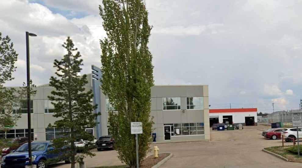 10555 172 St NW, Edmonton, AB à louer Photo de l’immeuble– Image 1 sur 5
