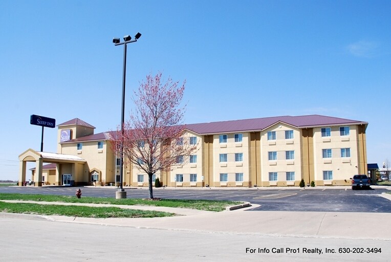 3920 Hospitality Ln, Decatur, IL à vendre - Photo de l’immeuble – Image 2 sur 14