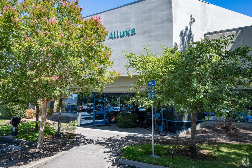3636 N Laughlin Rd, Santa Rosa, CA à louer - Photo de l’immeuble – Image 2 sur 4