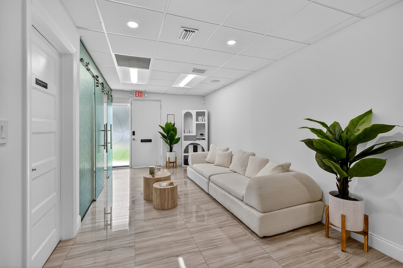 201 N University Dr, Plantation, FL 33324 - Lot 14 - - Photo intérieure - Image 2 of 23