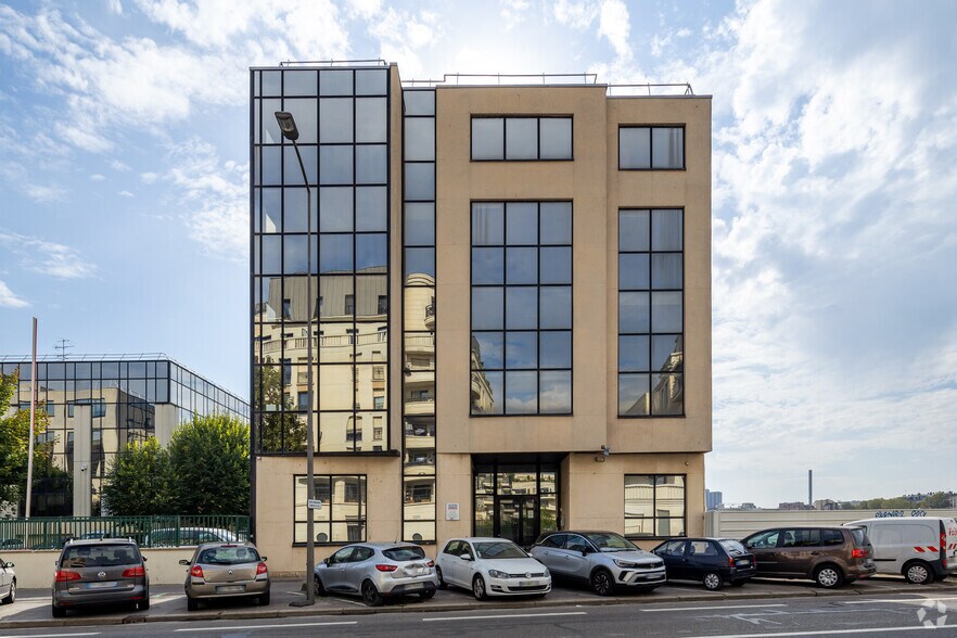 Bureau dans Saint-Ouen-sur-Seine à louer - Photo principale – Image 1 sur 2