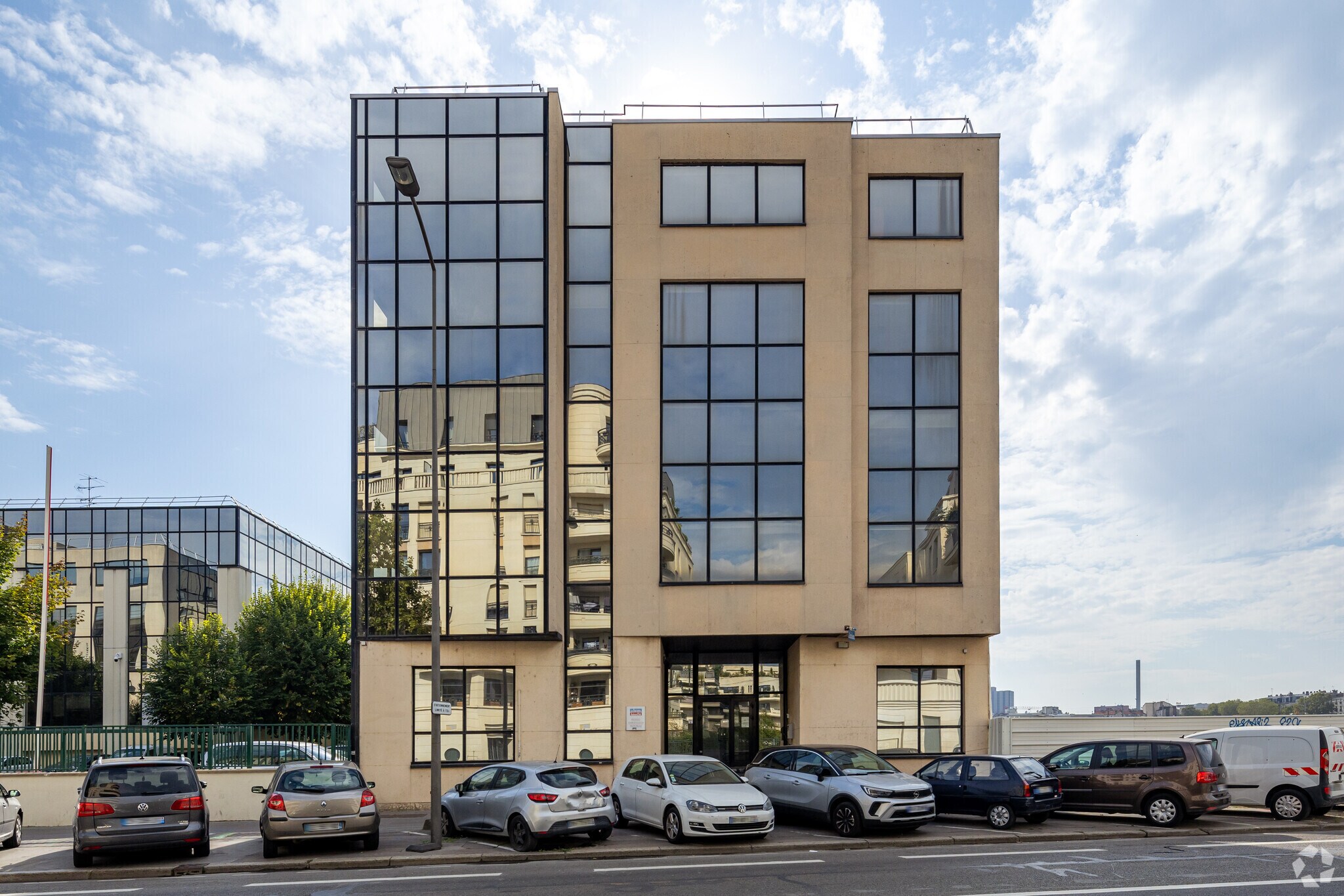 Bureau dans Saint-Ouen-sur-Seine à louer Photo principale– Image 1 sur 3