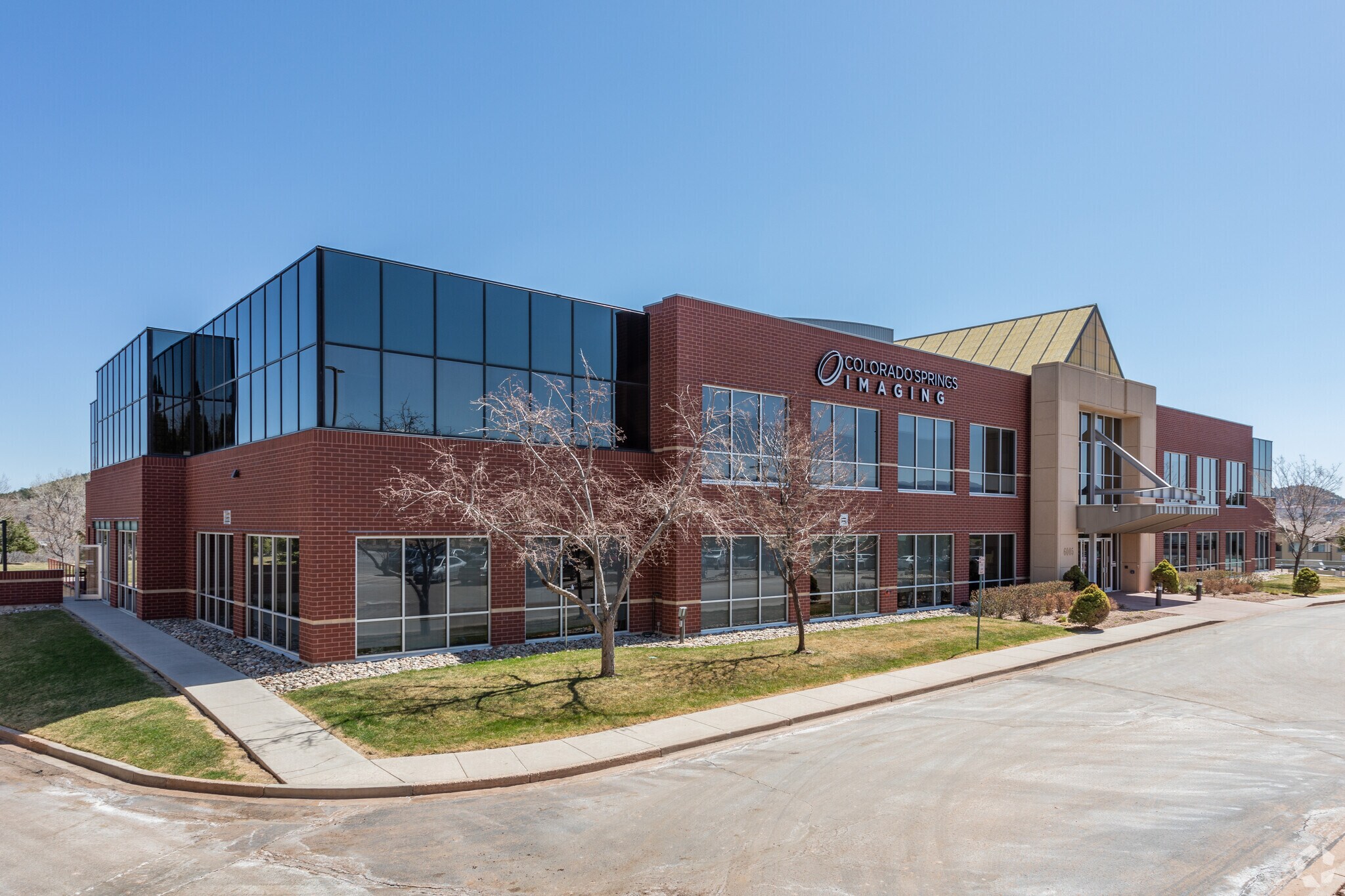 6005 Delmonico Dr, Colorado Springs, CO à louer Photo de l’immeuble– Image 1 sur 5