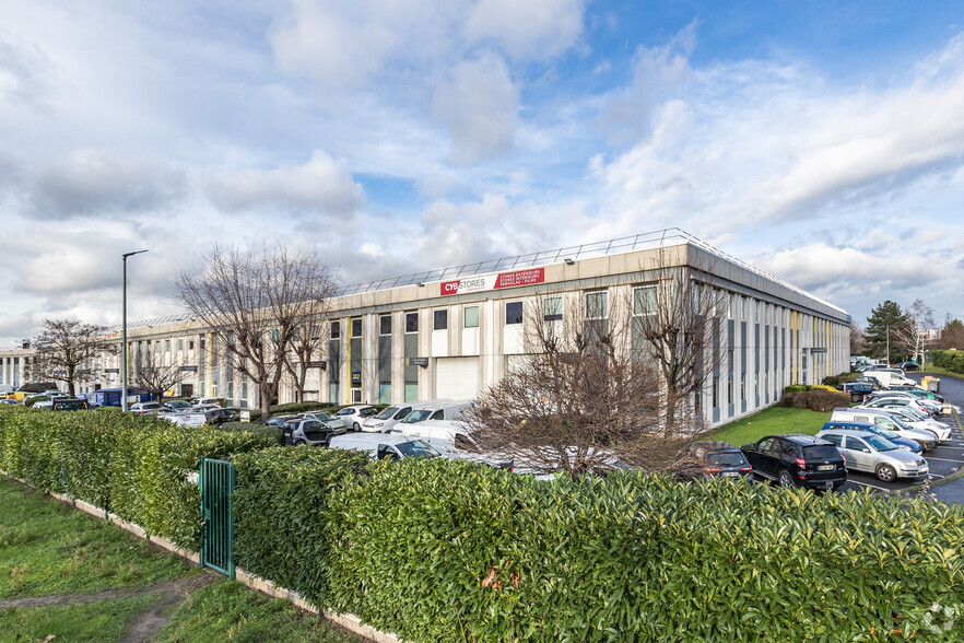 86 Avenue Louis Roche, Gennevilliers à louer - Photo de l’immeuble – Image 3 sur 3