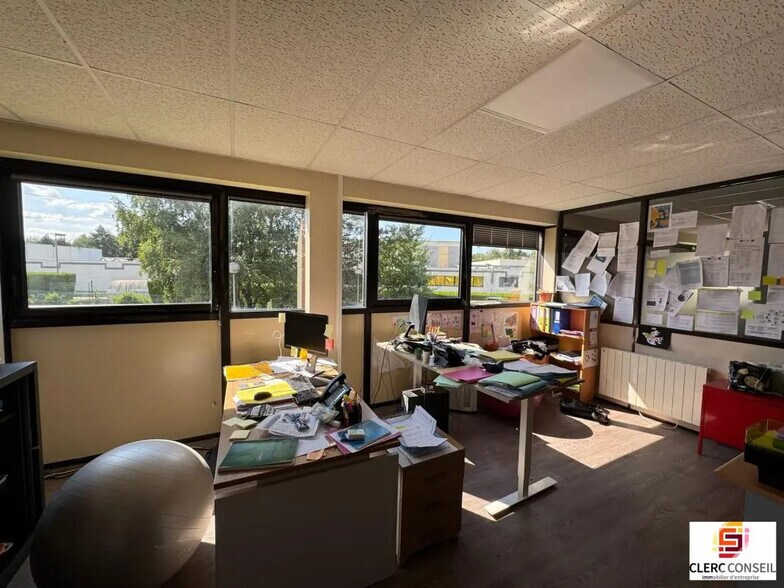 Bureau dans Bois-Guillaume à vendre - Photo de l’immeuble – Image 3 sur 15