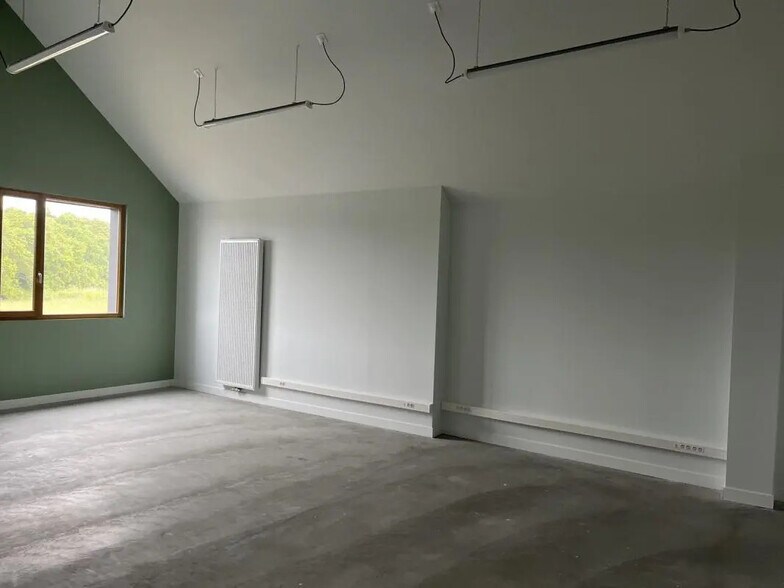 Bureau dans Séné à vendre - Photo de l’immeuble – Image 2 sur 3