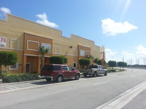 13080 SW 248th St, Homestead, FL à louer Photo de l’immeuble– Image 1 sur 2