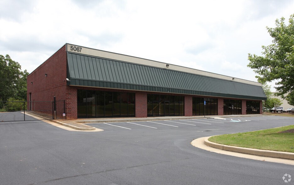 5067 Bristol Industrial Way, Buford, GA à louer - Photo de l’immeuble – Image 1 sur 26