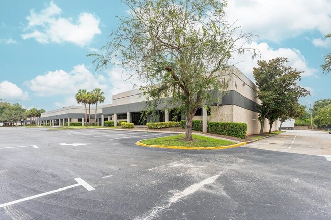 Plus de détails pour 5200-5225 Region Ct, Lakeland, FL - Industriel/Logistique à louer