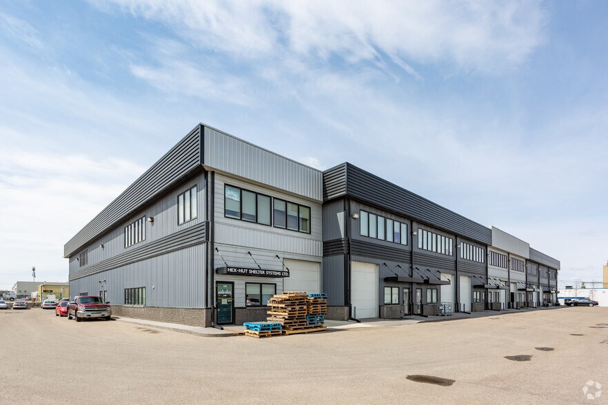 2719 7th Ave NE, Calgary, AB à vendre - Photo de l’immeuble – Image 2 sur 15