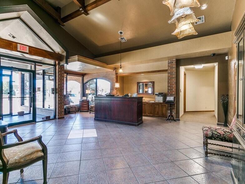 1220 S Santa Fe Ave, Edmond, OK à vendre - Photo intérieure – Image 3 sur 7