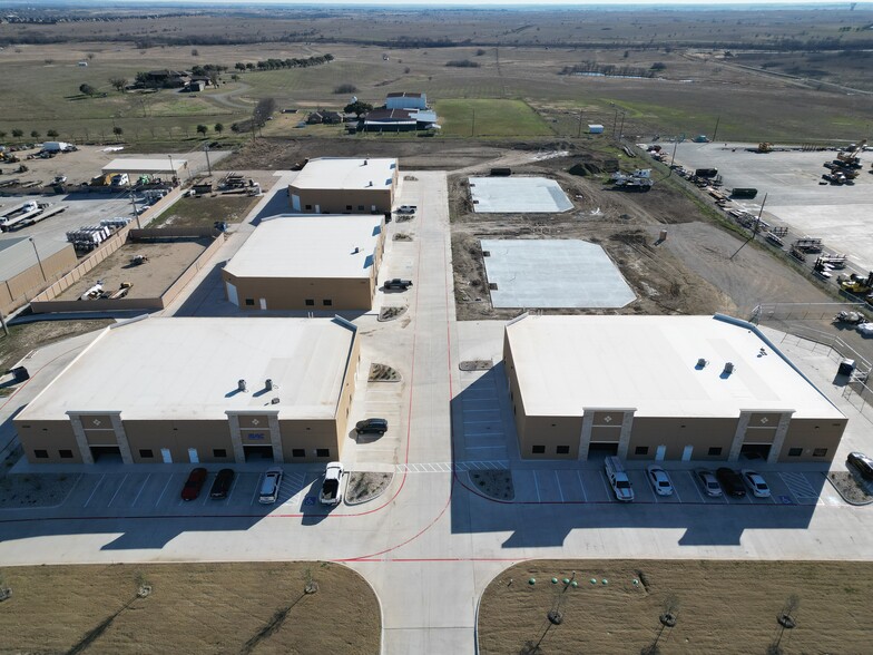 1350 Ranchers Legacy Trl, Fort Worth, TX à louer - Photo de l’immeuble – Image 3 sur 8