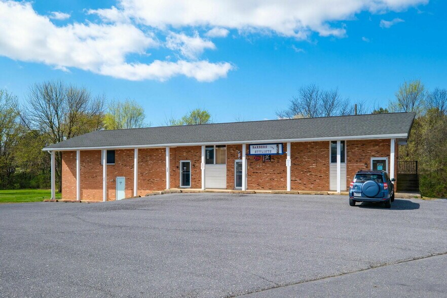 625 W Market St, Harrisonburg, VA à vendre - Photo principale – Image 1 sur 1