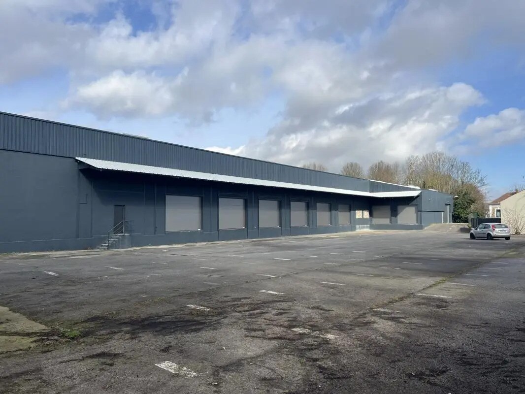 3 Rue Du Stade Sauvanet, Le Mesnil-Amelot à louer Photo de l’immeuble– Image 1 sur 11