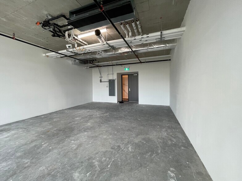 5671 No. 3 Rd, Richmond, BC à louer - Photo de l’immeuble – Image 2 sur 8