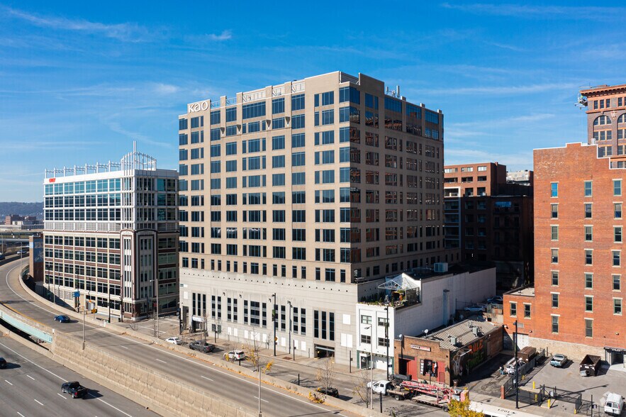 312 Plum St, Cincinnati, OH à louer - Photo de l’immeuble – Image 2 sur 12