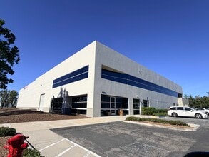 1115 Research Dr, Redlands, CA à louer Photo de l’immeuble– Image 1 sur 9