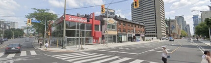 320-328 Bloor St W, Toronto, ON à louer Photo de l’immeuble– Image 2 sur 4