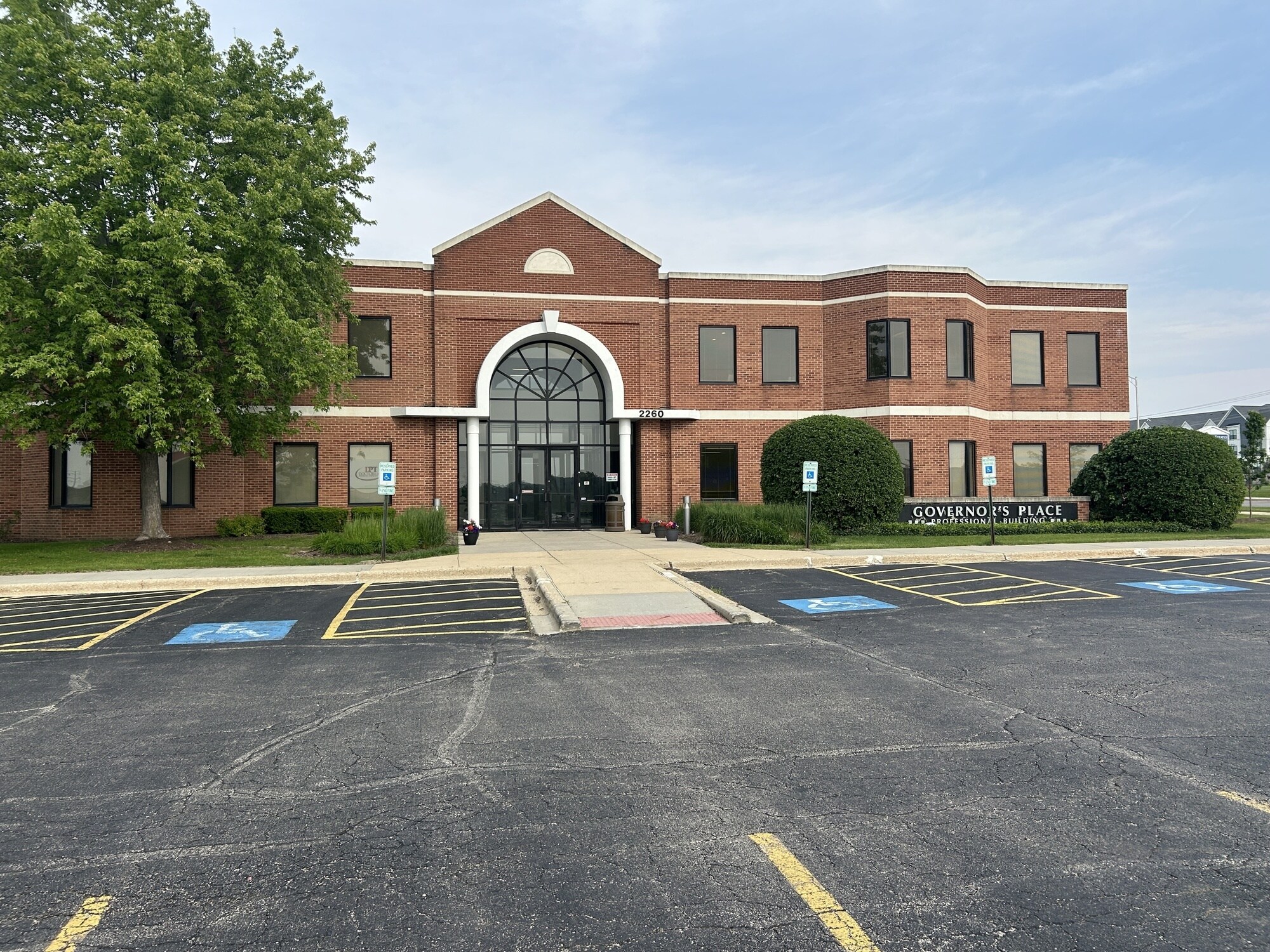 2260 W Higgins Rd, Hoffman Estates, IL à louer Photo de l’immeuble– Image 1 sur 35
