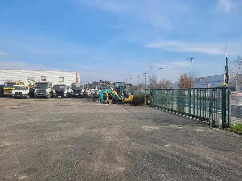 Industriel/Logistique dans Trévoux à louer - Photo de l’immeuble – Image 2 sur 5