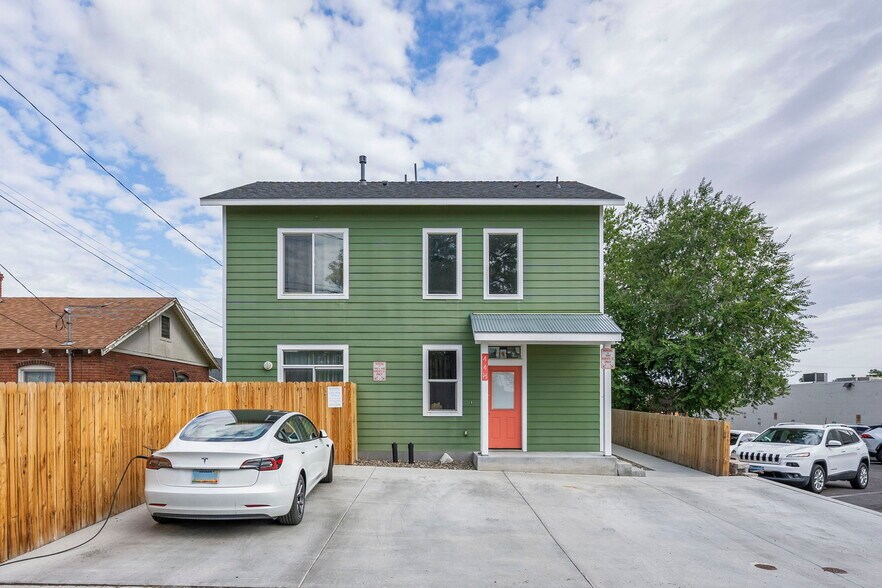 446 Roberts St, Reno, NV à vendre - Photo de l’immeuble – Image 3 sur 8