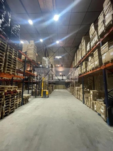 Industriel/Logistique dans Argenteuil à vendre - Photo intérieure – Image 1 sur 11