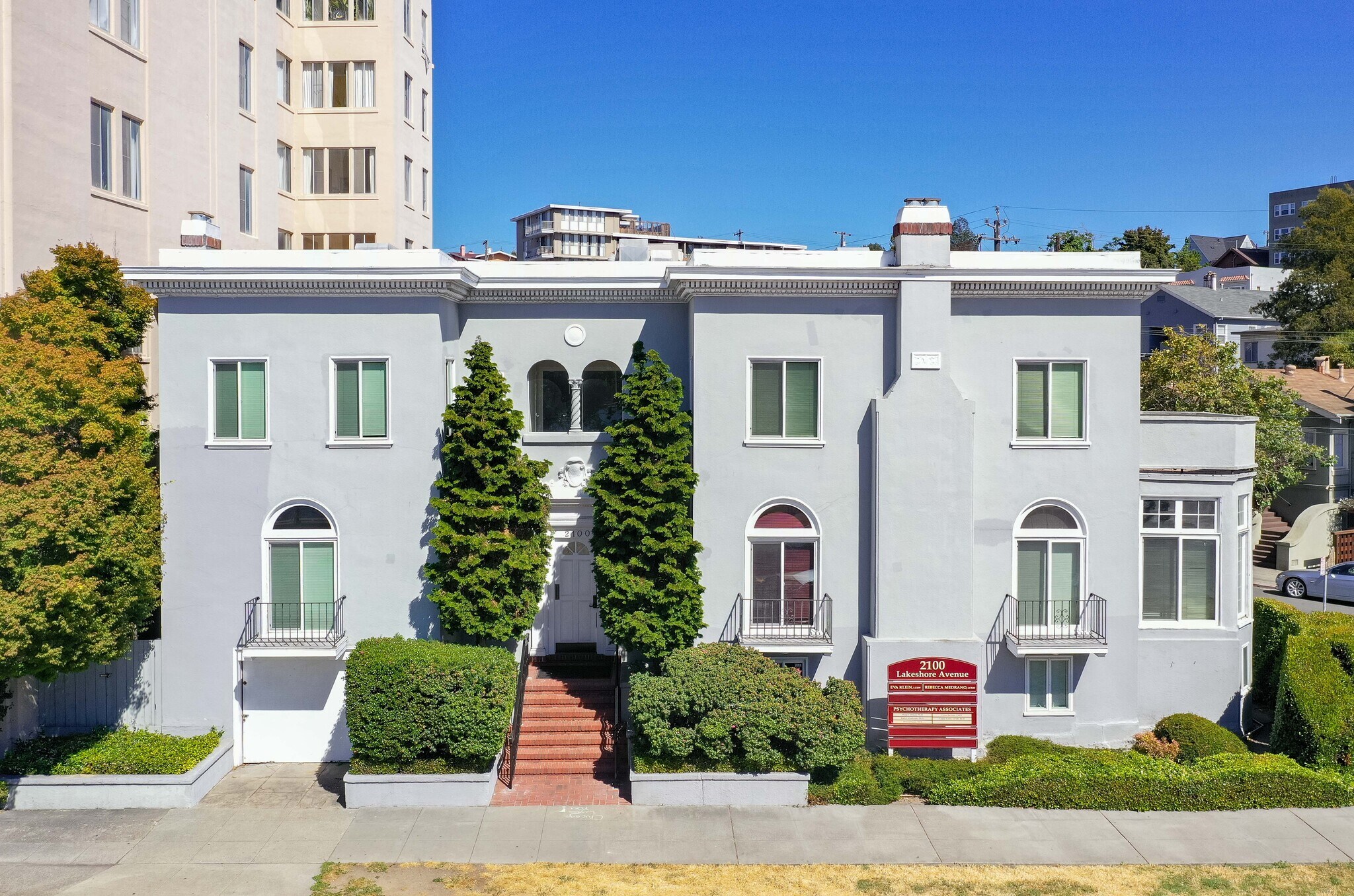 2108 Lakeshore Ave, Oakland, CA à vendre Photo de l’immeuble– Image 1 sur 26