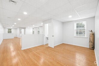 210 Knickerbocker Rd, Cresskill, NJ à louer Photo intérieure– Image 1 sur 6