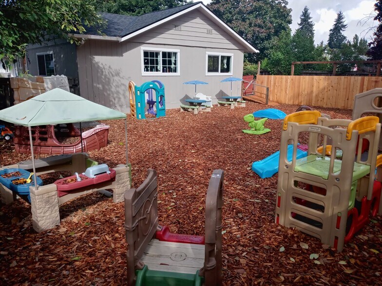 105 NE 193rd St, Shoreline, WA à louer - Photo de l’immeuble – Image 3 sur 11