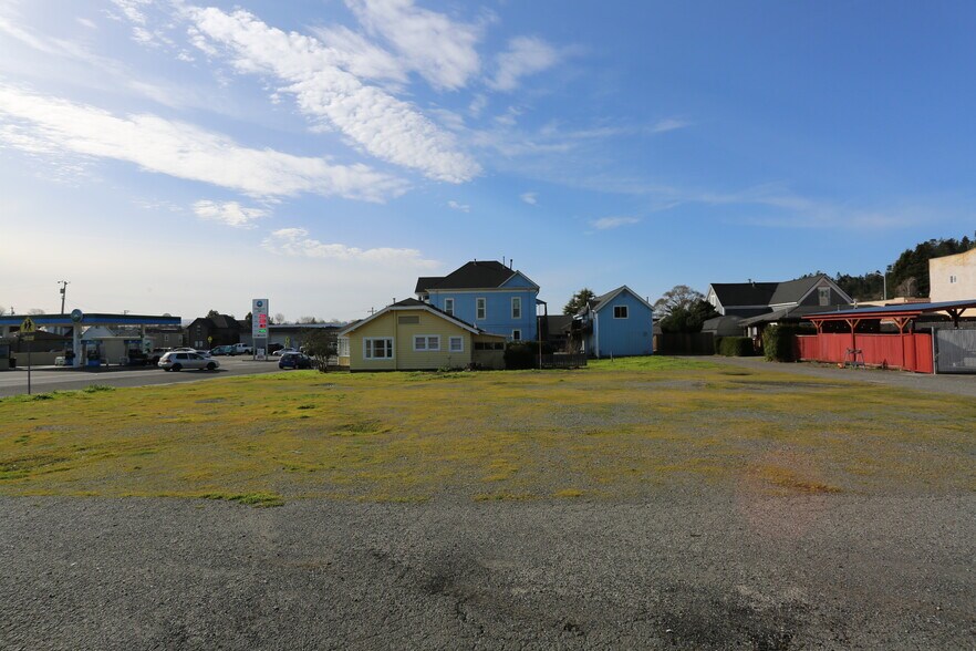 860 Main st, Fortuna, CA à vendre - Photo de l’immeuble – Image 2 sur 4
