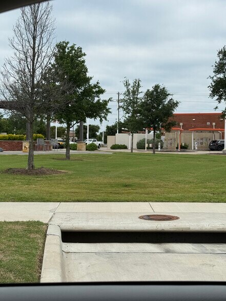 400 Stonebrook Pky, Frisco, TX à louer - Photo de l’immeuble – Image 2 sur 6