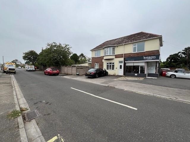 187 Fairmile Rd, Christchurch à vendre - Photo de l’immeuble – Image 2 sur 5