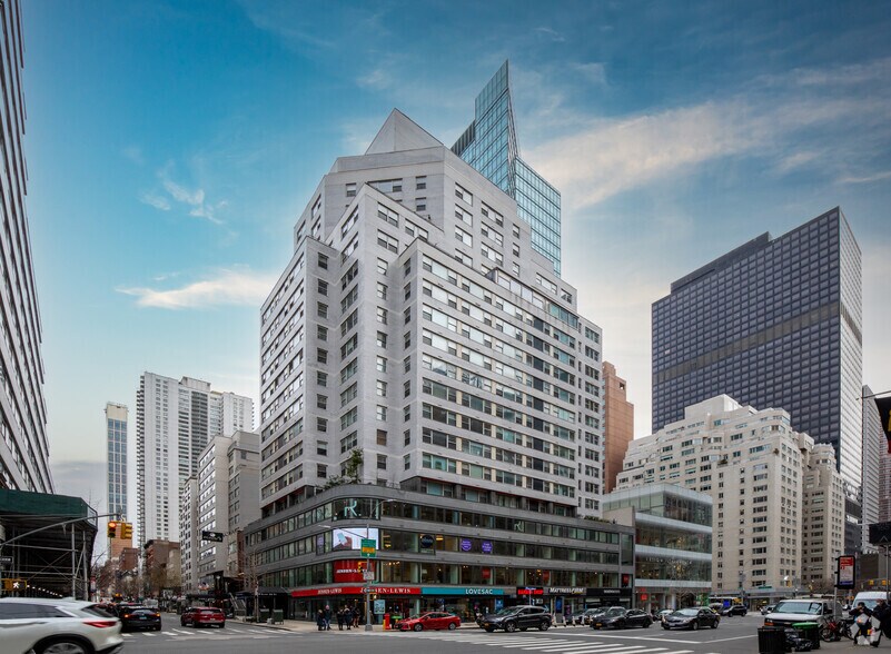 969 Third Ave, New York, NY à louer - Photo de l’immeuble – Image 1 sur 7