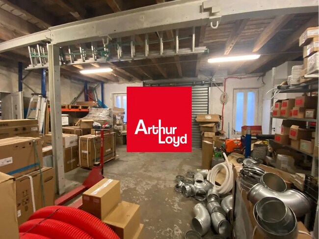 Plus de détails pour Local d’activités à vendre